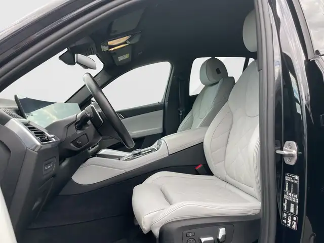 BMW X6 view 13