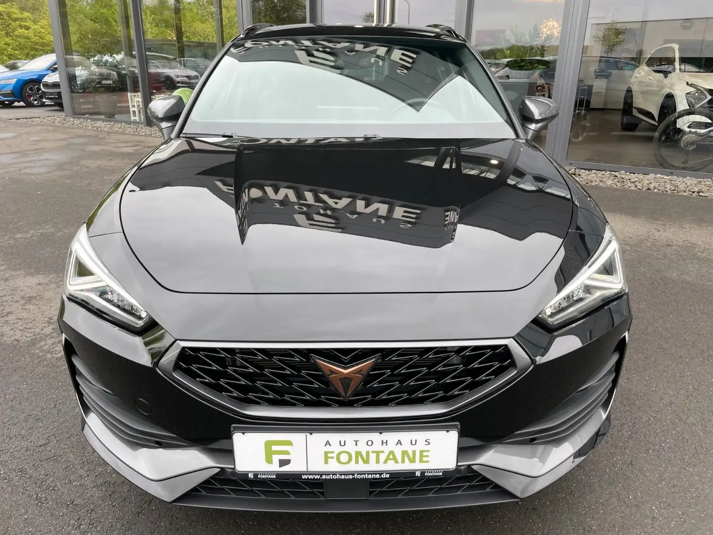 CUPRA Leon Sportstourer 1.5TSI LED Keyless Navi SHZ Zwart - 2