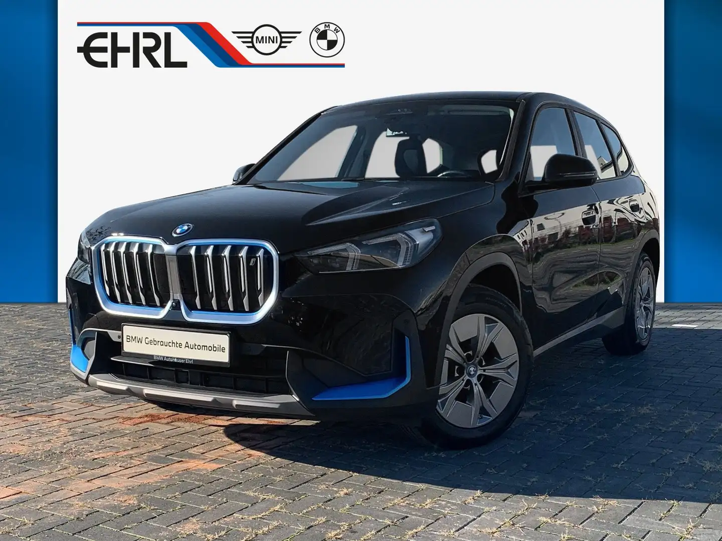BMW iX1 xDrive30 Innovationspaket AHK Driving Assitant Akt Schwarz - 1