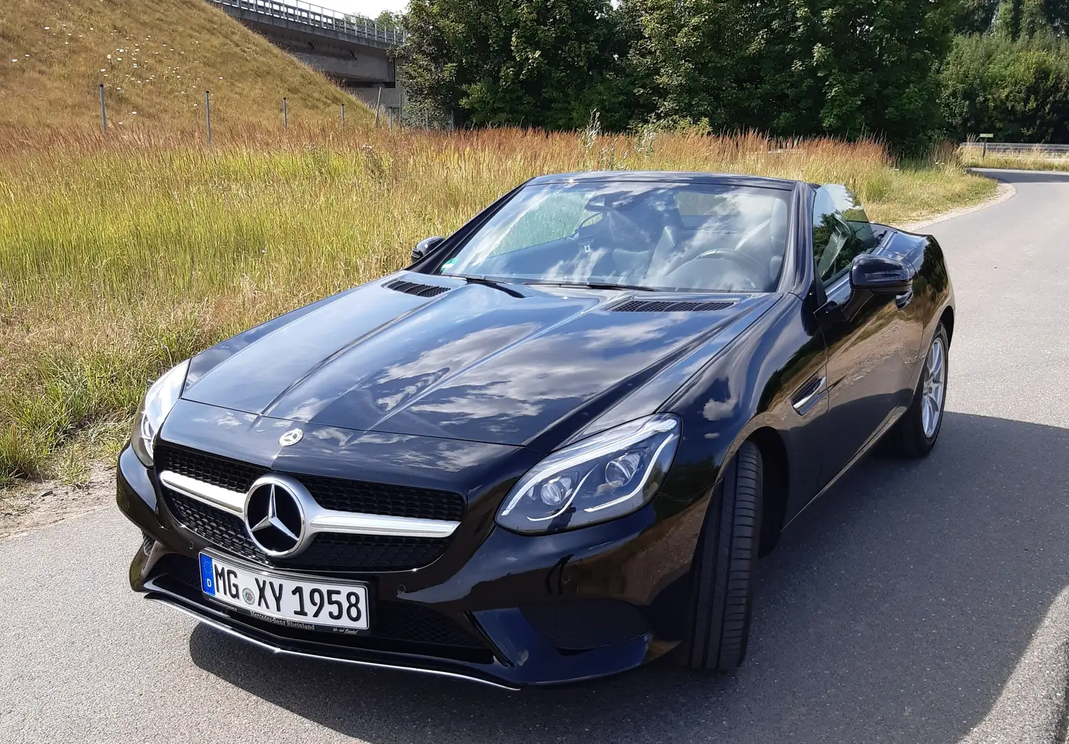 Mercedes-Benz SLC 180 SLC 180 9G-TRONIC Schwarz - 1