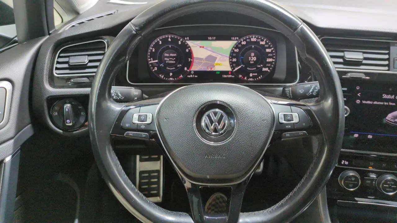 Volkswagen Golf Standard Model — photo 12