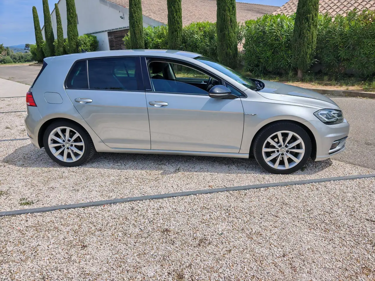 Volkswagen Golf Standard Model — photo 3