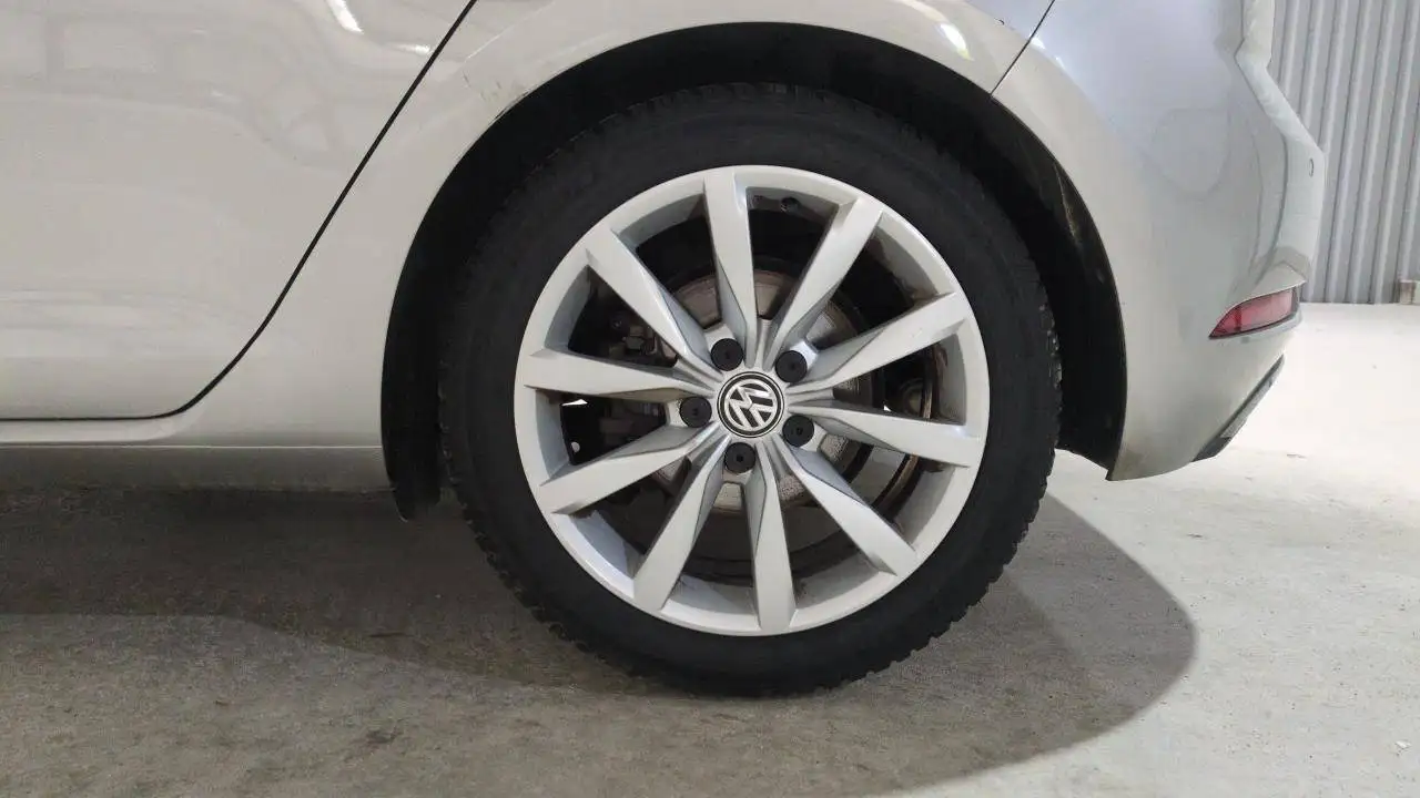 Volkswagen Golf Standard Model — photo 16