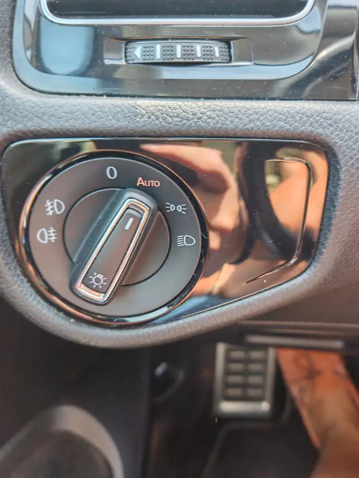 Volkswagen Golf Standard Model — photo 13