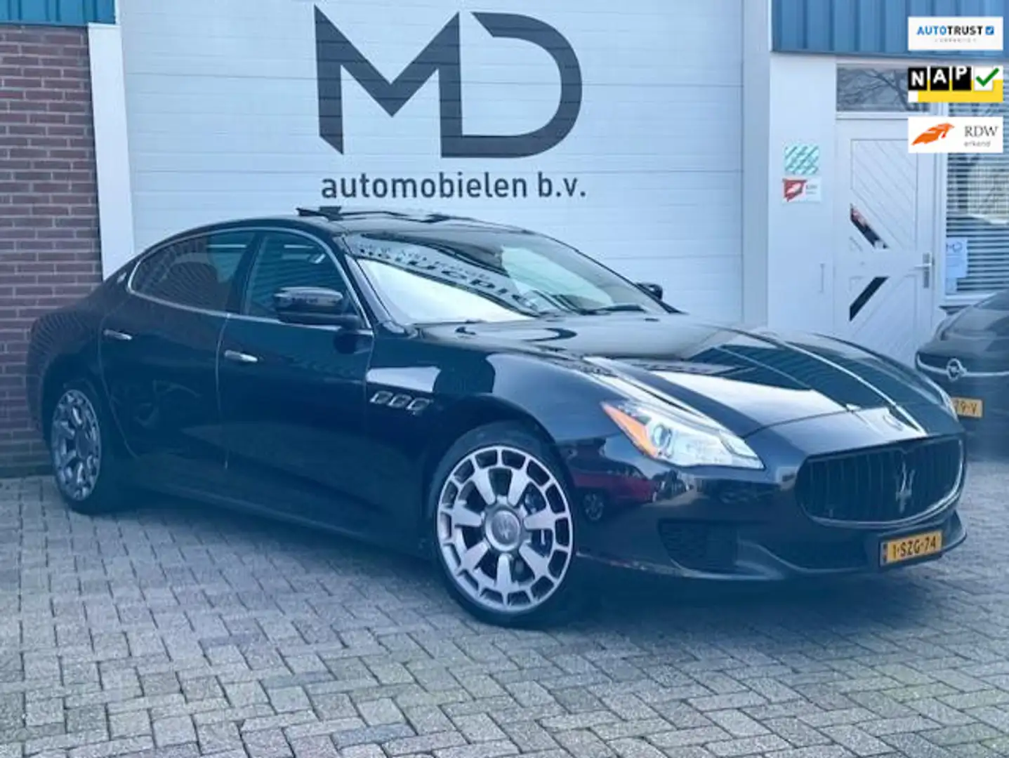 Maserati Quattroporte 3.0 S Q4 /Dealer onderhouden/Schuifdak Zwart - 1