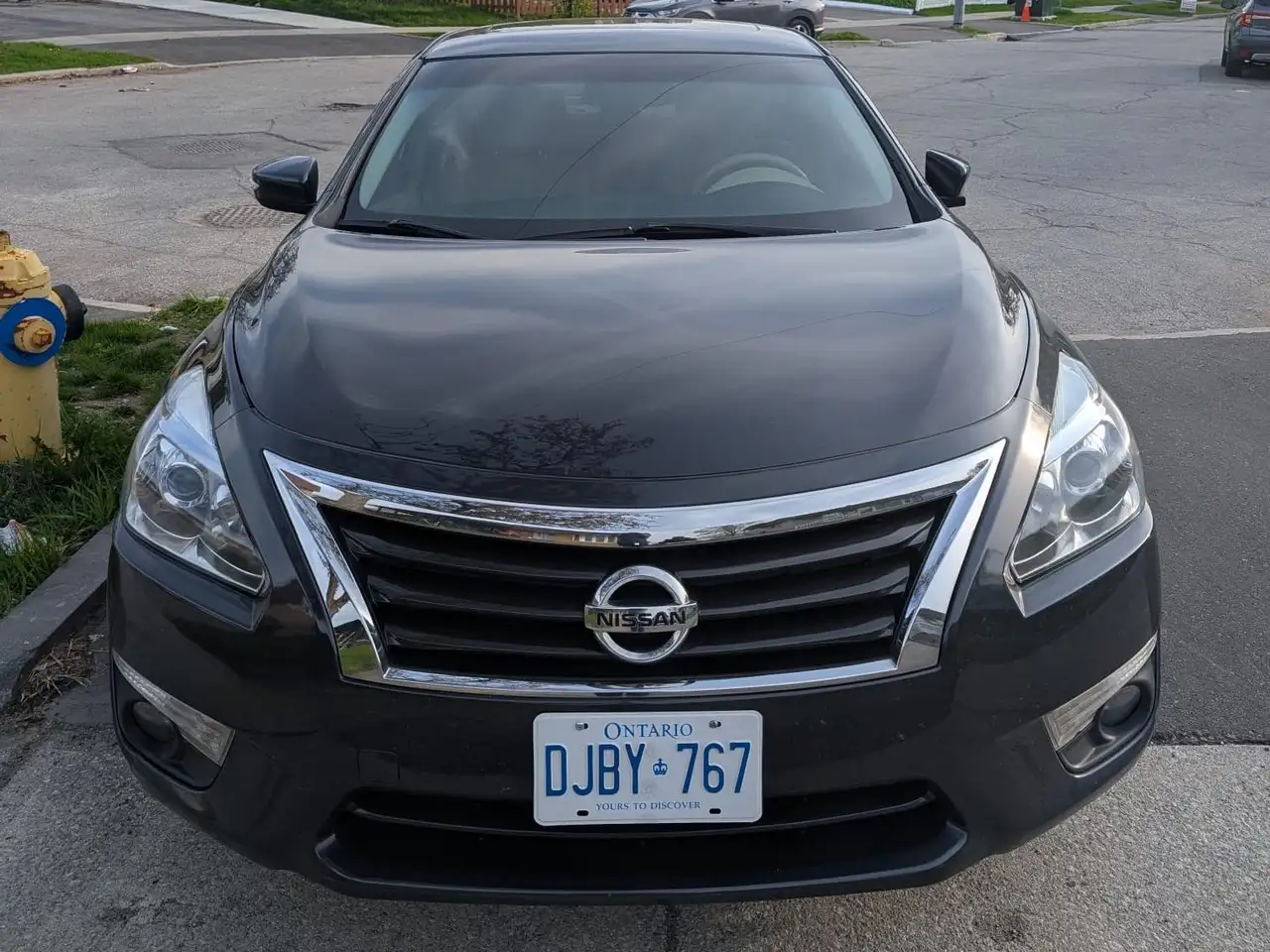 Nissan Altima снимка Nissan Altima