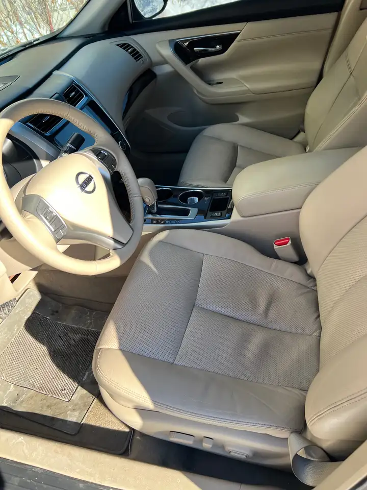 Nissan Altima снимка Nissan Altima