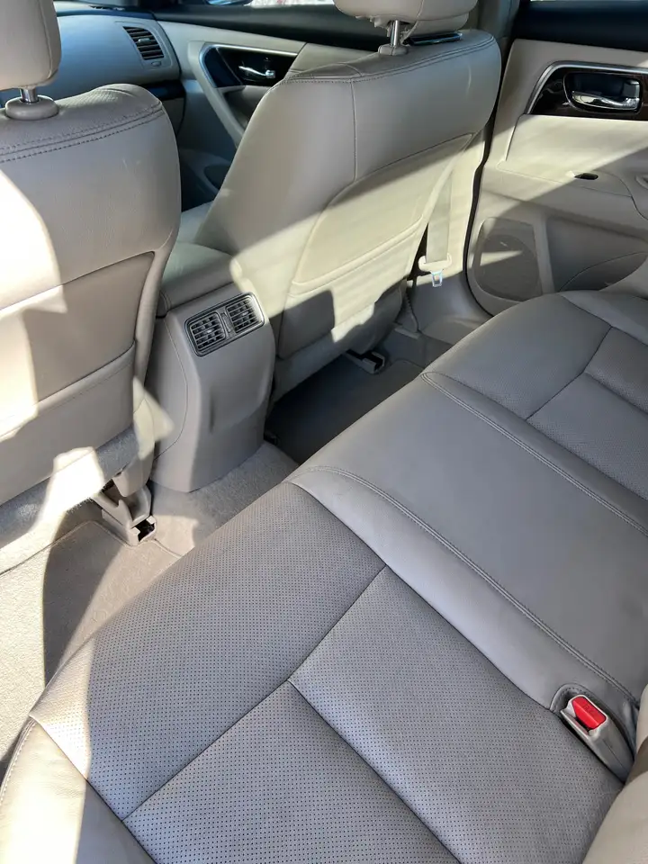 Nissan Altima снимка Nissan Altima