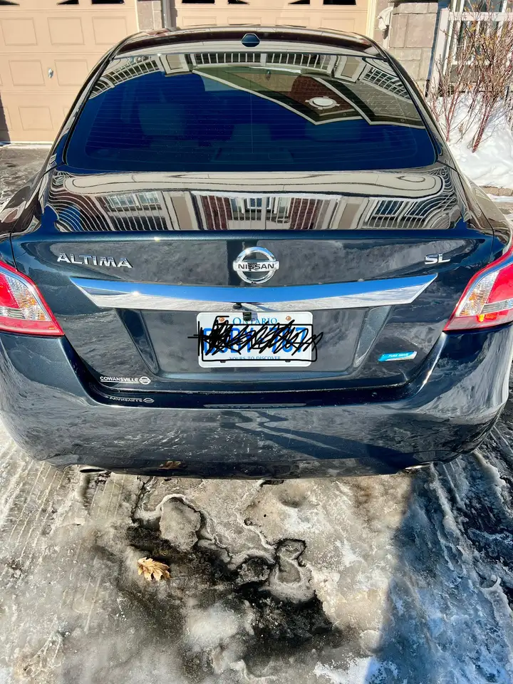 Nissan Altima снимка Nissan Altima