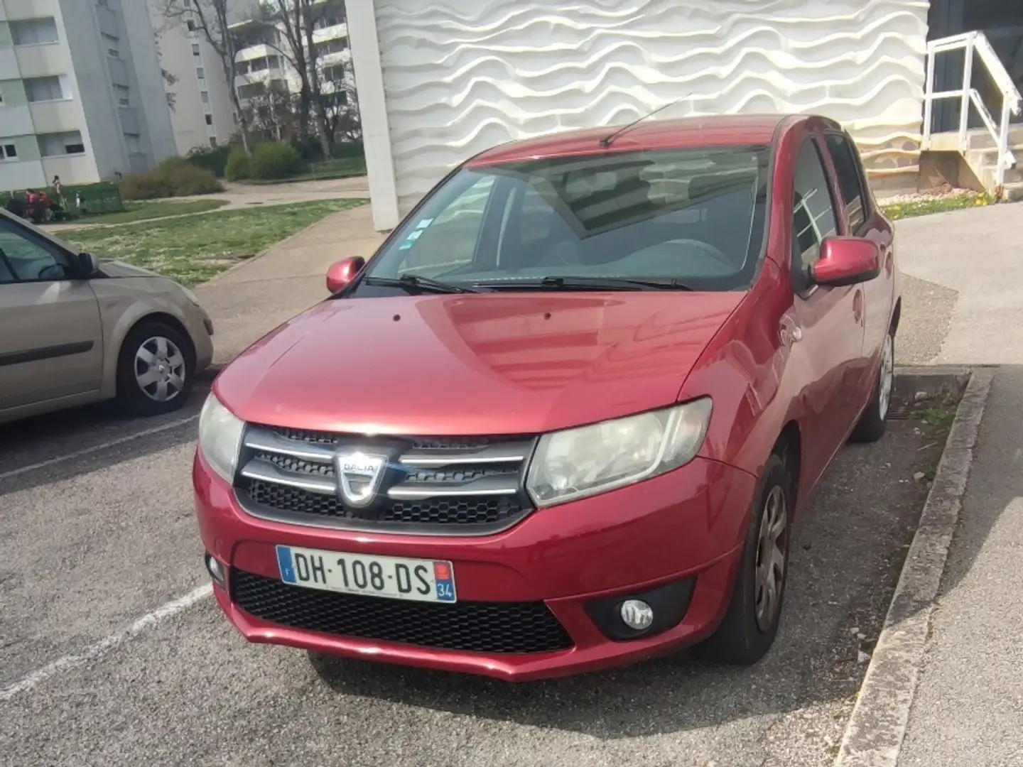 Dacia Sandero 1.5 dCi 75 FAP Lauréate Rouge - 1
