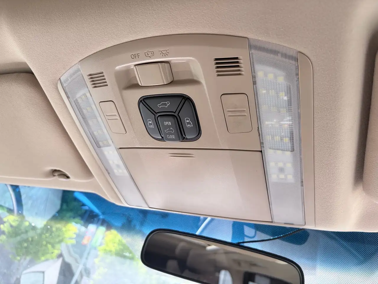 Toyota Alphard photo Toyota Alphard