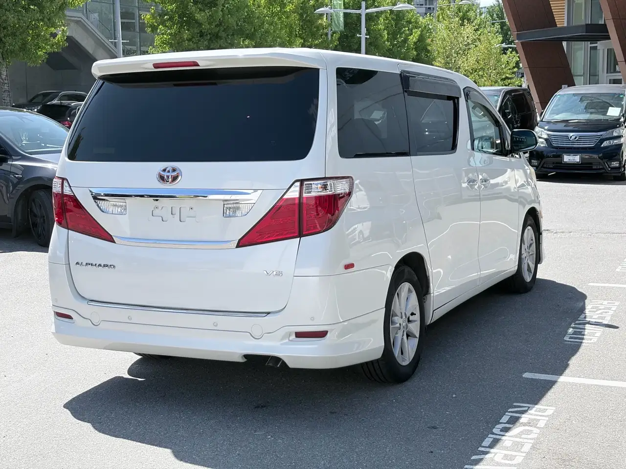 Toyota Alphard photo Toyota Alphard