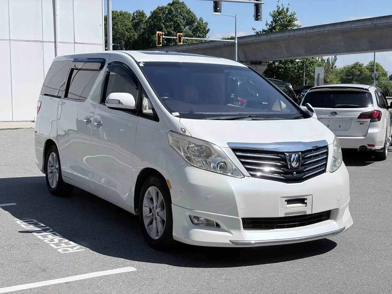 Toyota Alphard photo Toyota Alphard