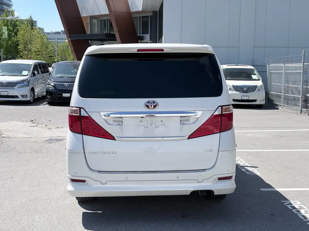 Toyota Alphard photo Toyota Alphard