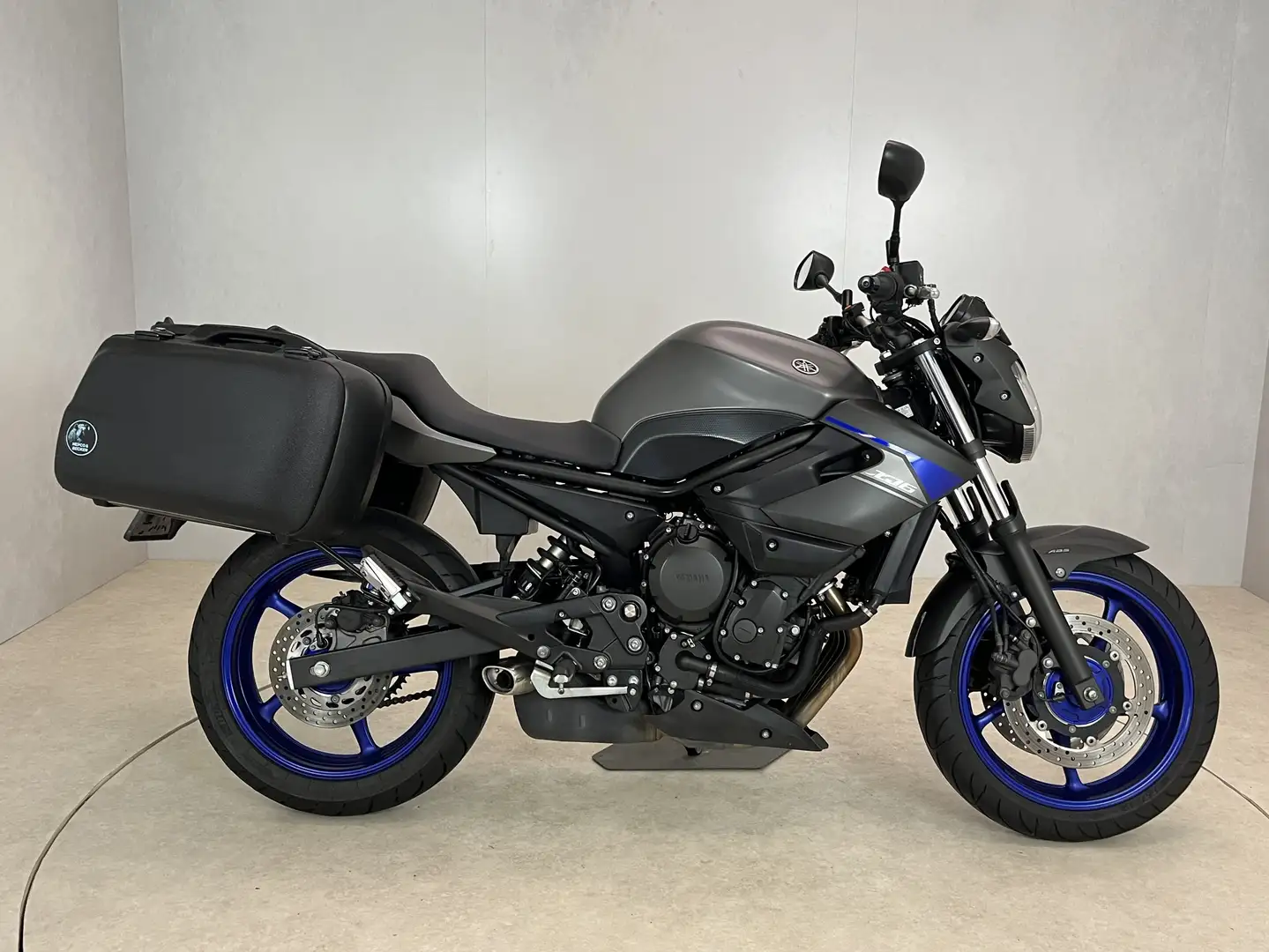 Yamaha XJ 6 6N ABS 35 KW Grijs - 1