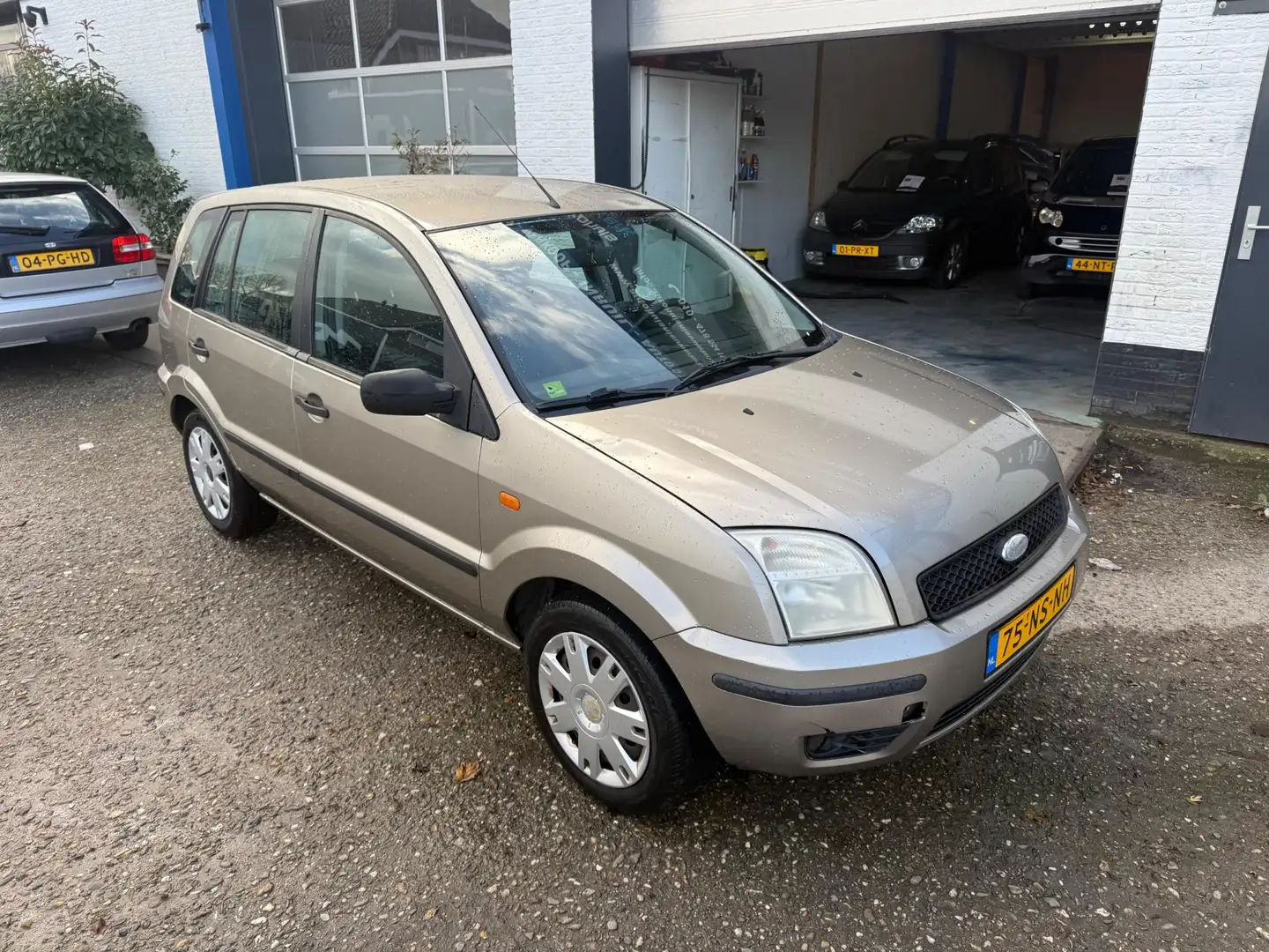 Ford Fusion 1.4-16V Trend- Automaat- met Airco, NAP en een nie Grijs - 2