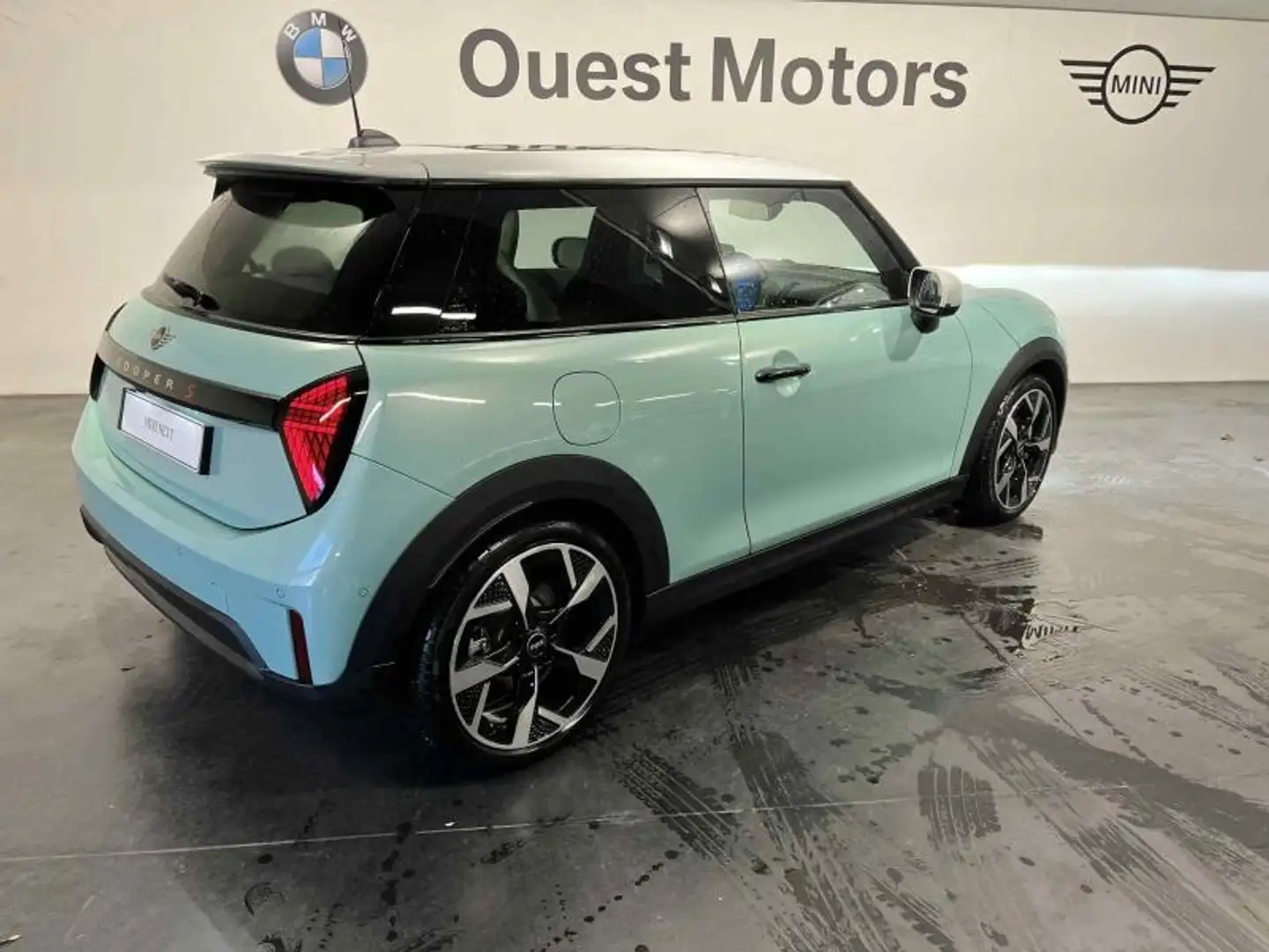 MINI Cooper S 204ch Favoured DKG7 Vert - 2