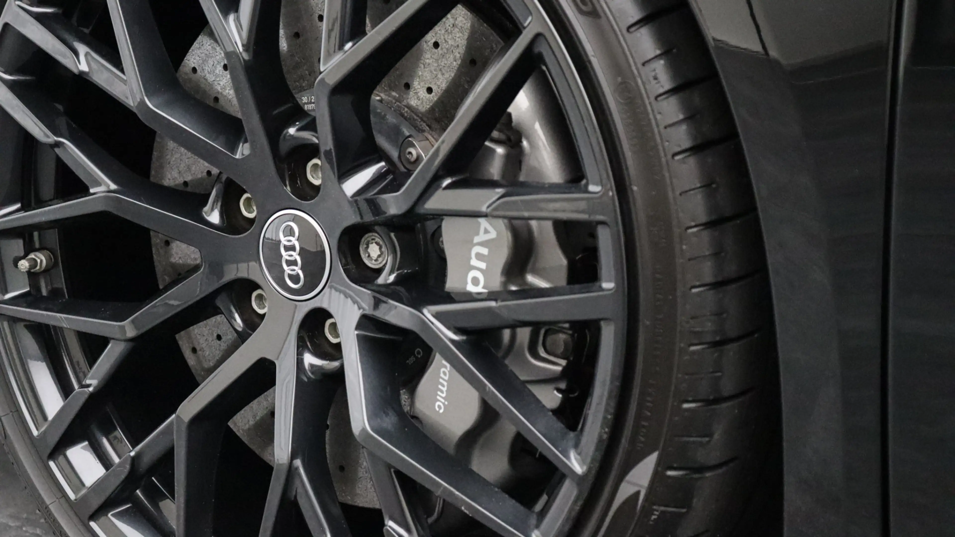 Audi R8 Spyder 5.2 V10 FSI quattro | Keramisch | B&O | Car — photo 7