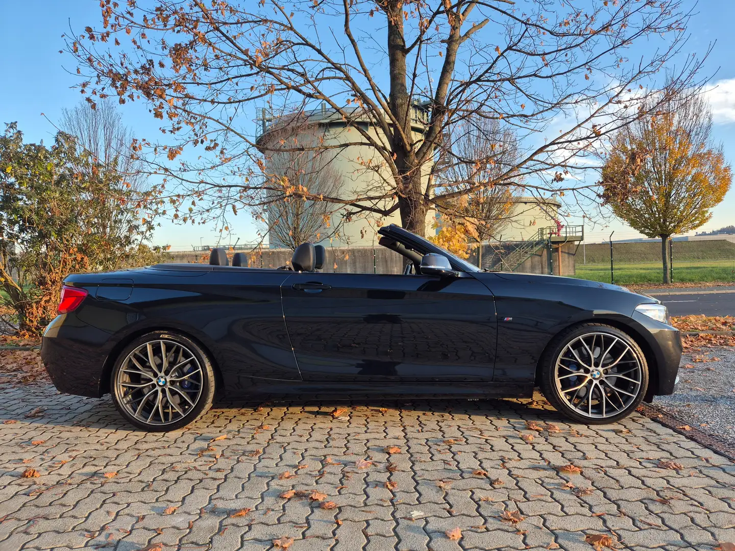 BMW 240 M240i Cabrio Aut. Schwarz - 2