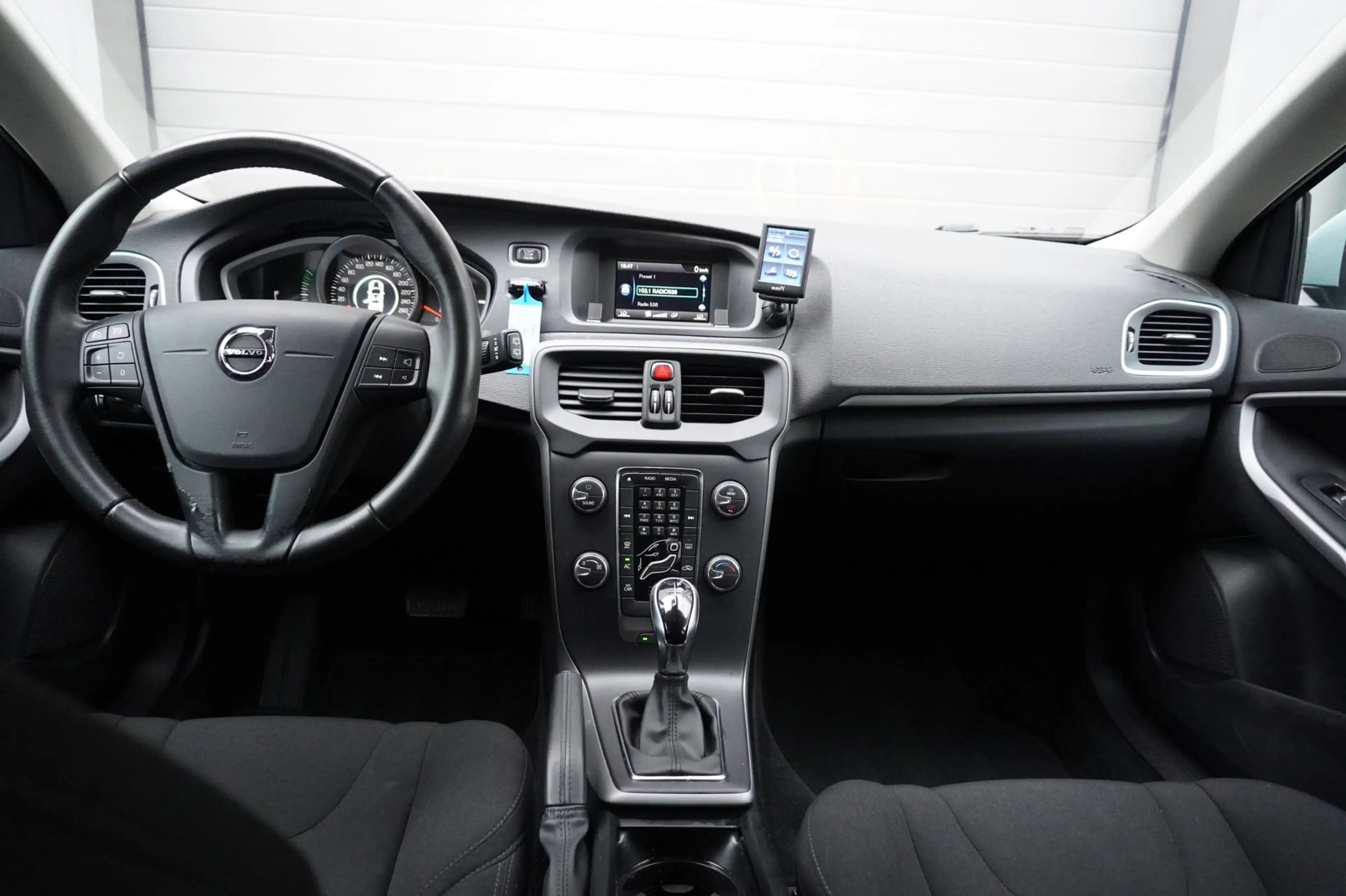 Volvo V40 1.5 T2 Nordic — photo 6