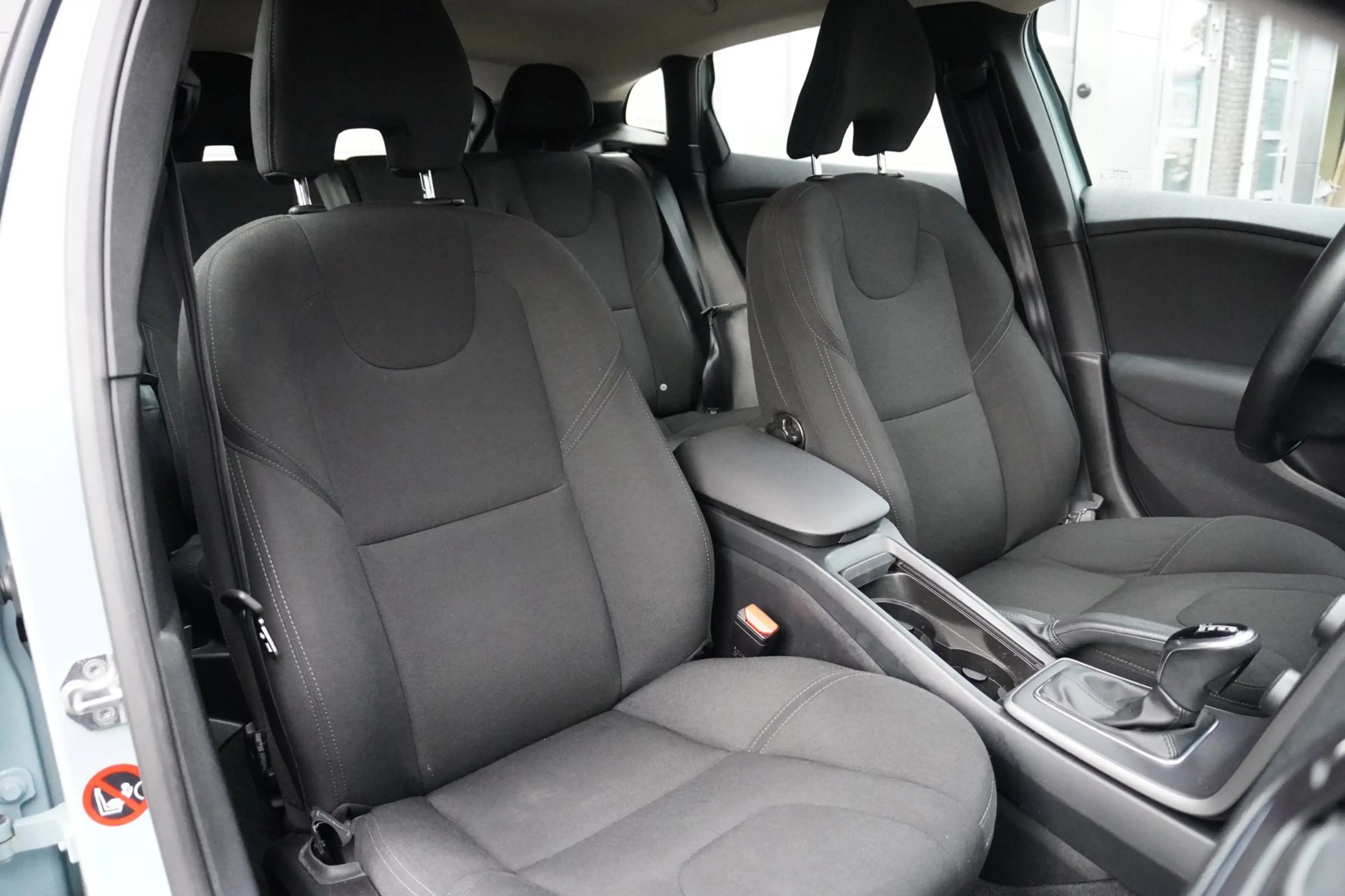 Volvo V40 1.5 T2 Nordic — photo 8