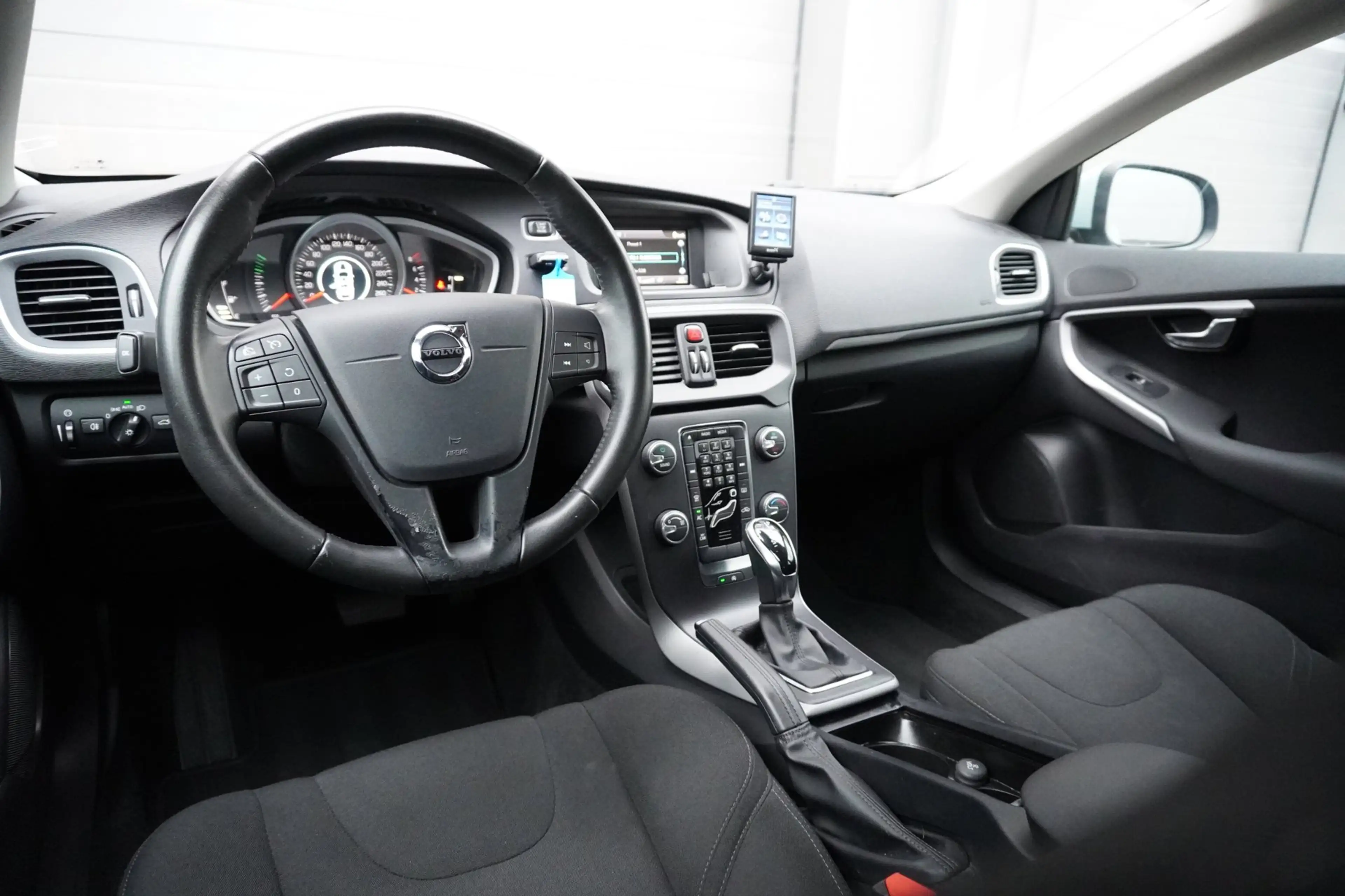 Volvo V40 1.5 T2 Nordic — photo 4