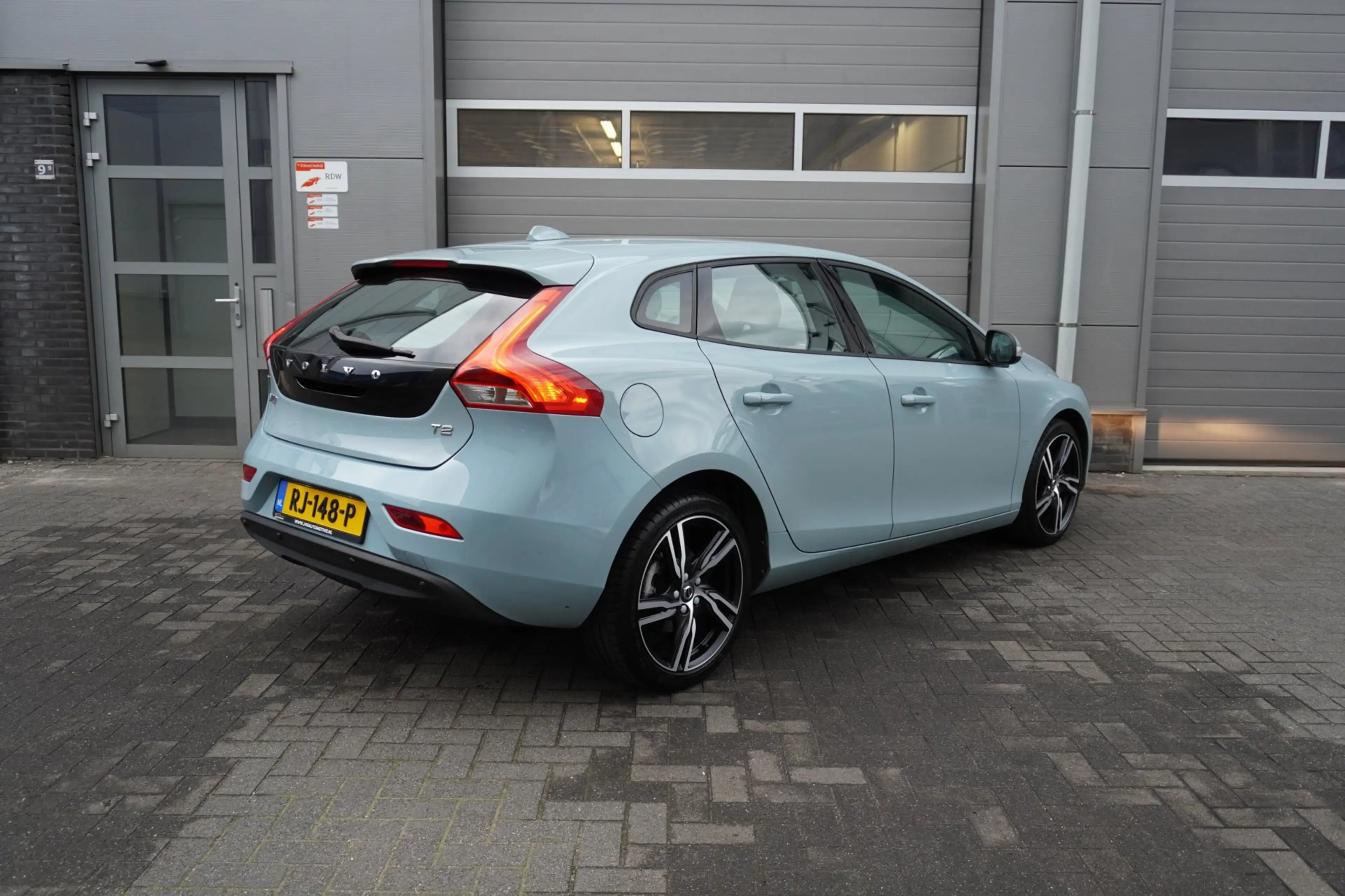 Volvo V40 1.5 T2 Nordic — photo 2
