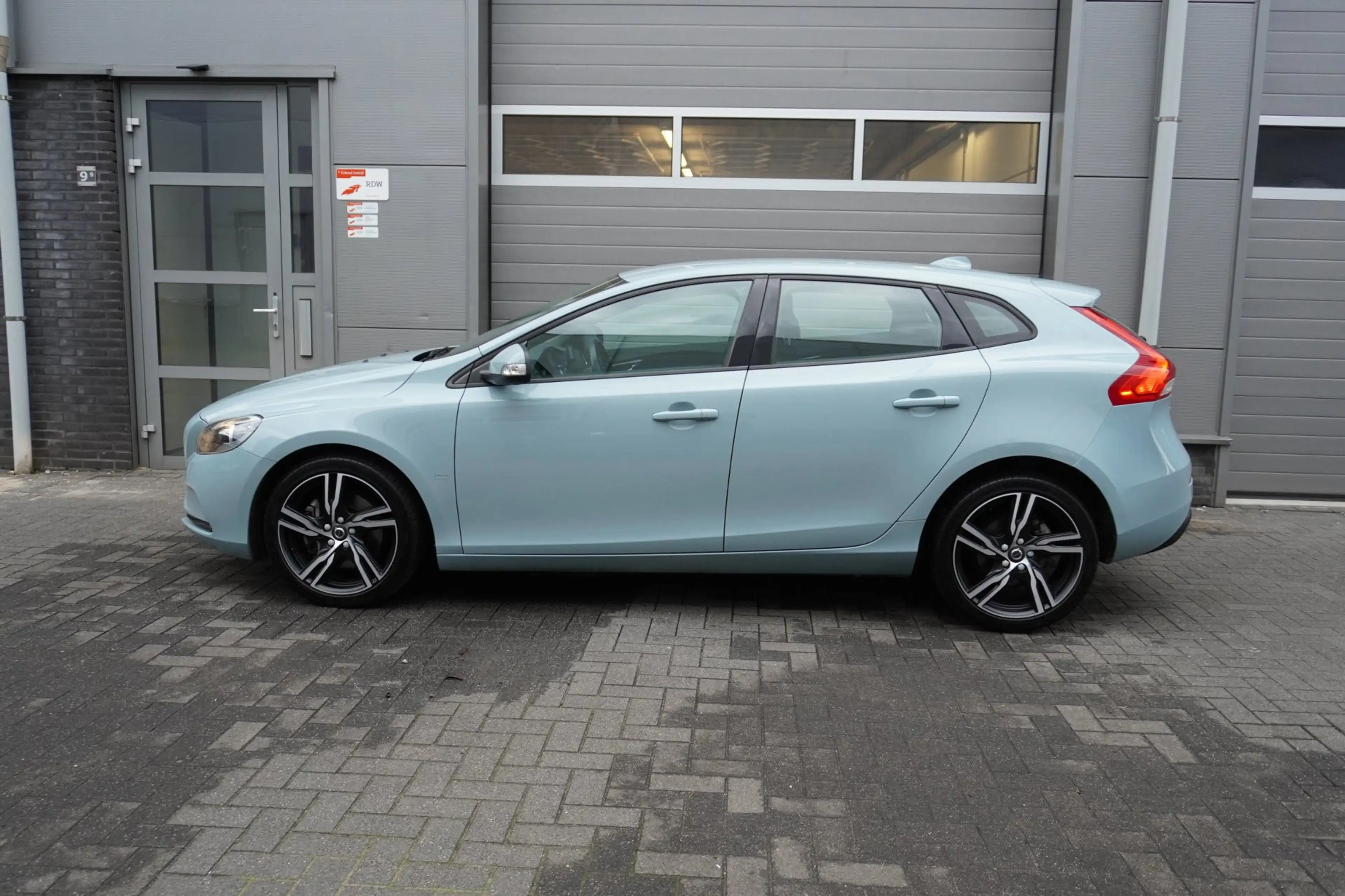 Volvo V40 1.5 T2 Nordic — photo 9