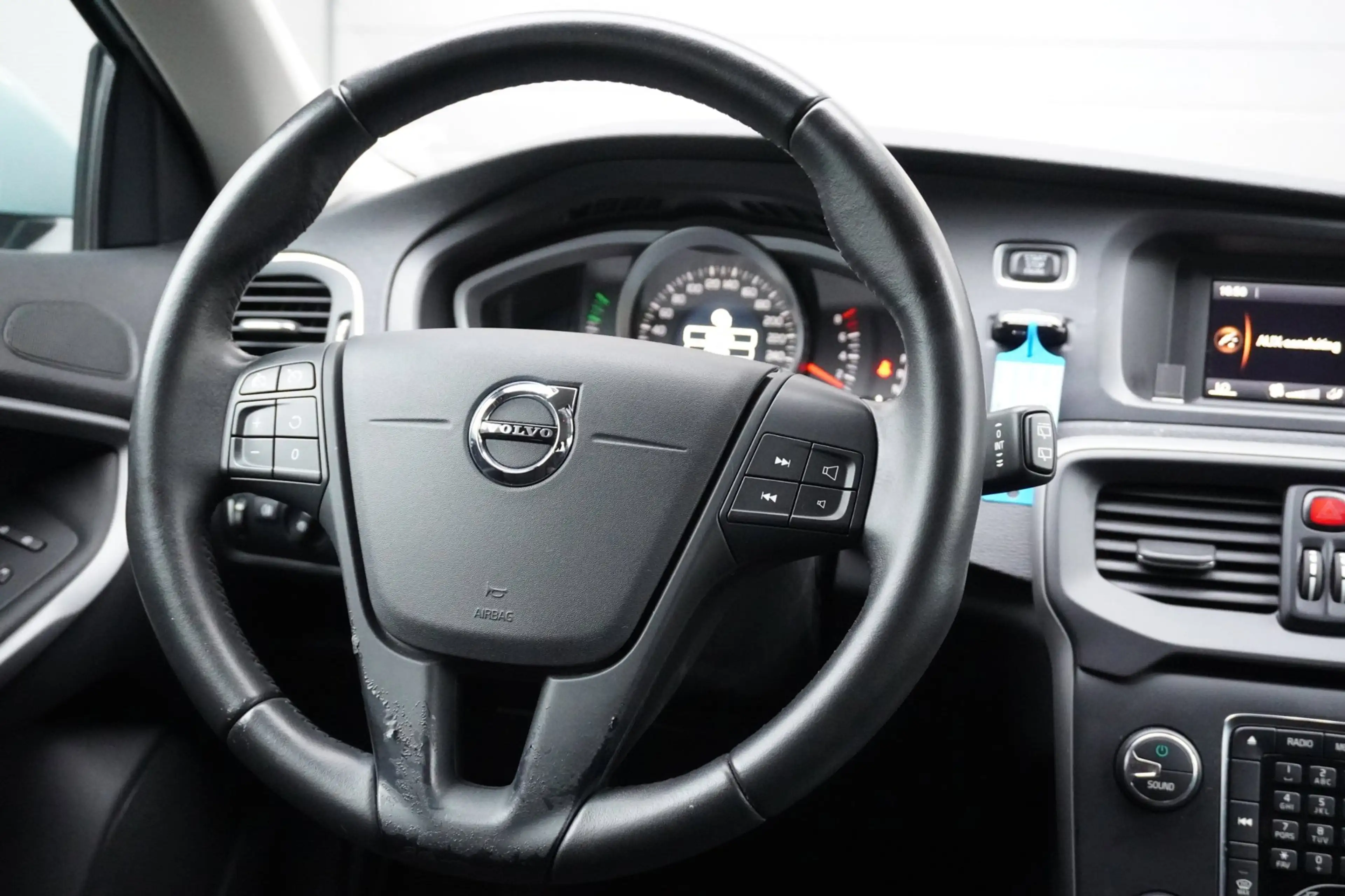 Volvo V40 1.5 T2 Nordic — photo 15