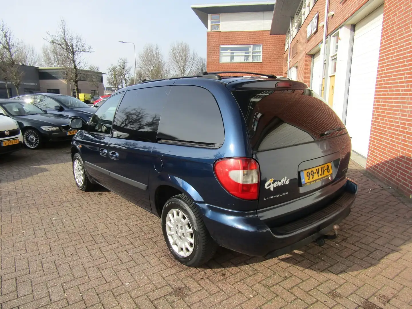 Chrysler Voyager 2.8 CRD SE LUXE GRIJSKENTEKEN BJ 07/ AUT/AIRCO/CRU - 2
