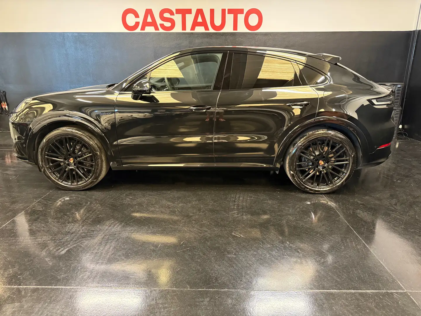 Porsche Cayenne Cayenne Coupe 2023 Coupe 3.0 e-hybrid 5 tiptronic Nero - 1
