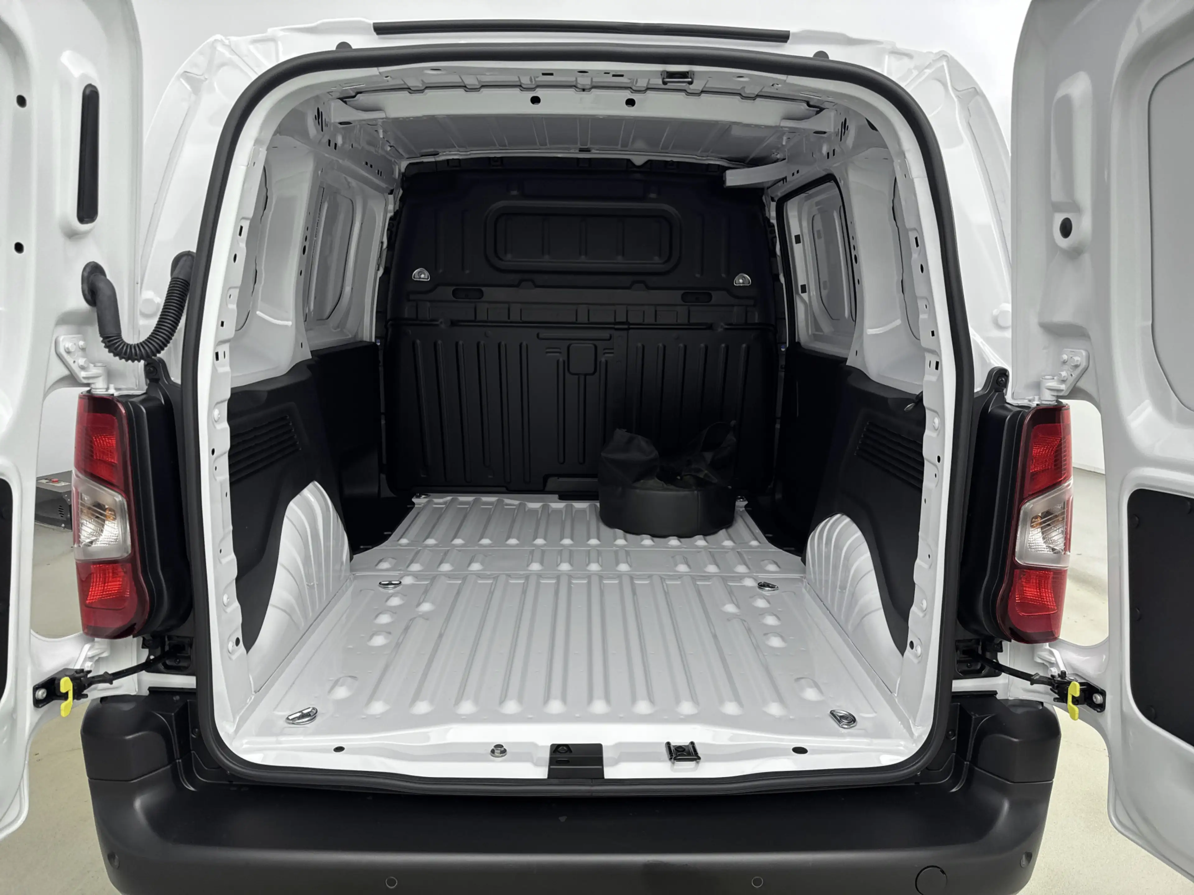 Toyota Proace City Electric 10th Anniversary 50 kWh | Apple Carplay & — photo 9