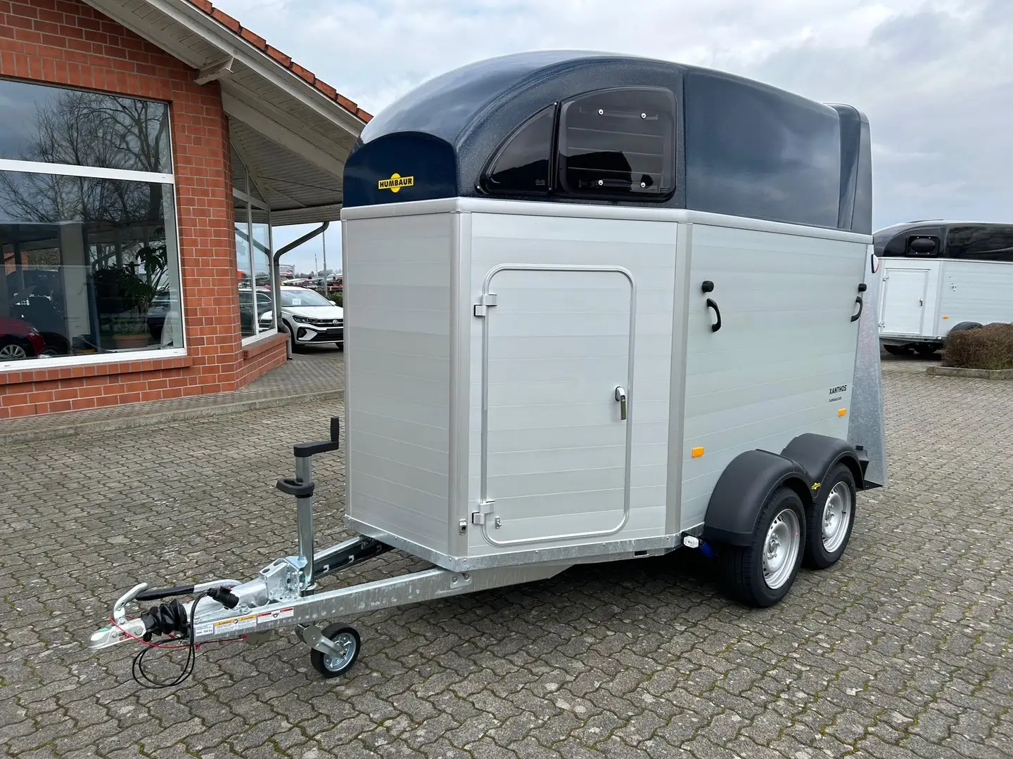 Humbaur Pferdeanhänger Xanthos 2400 2,4t 100km/h Sattel... - 1