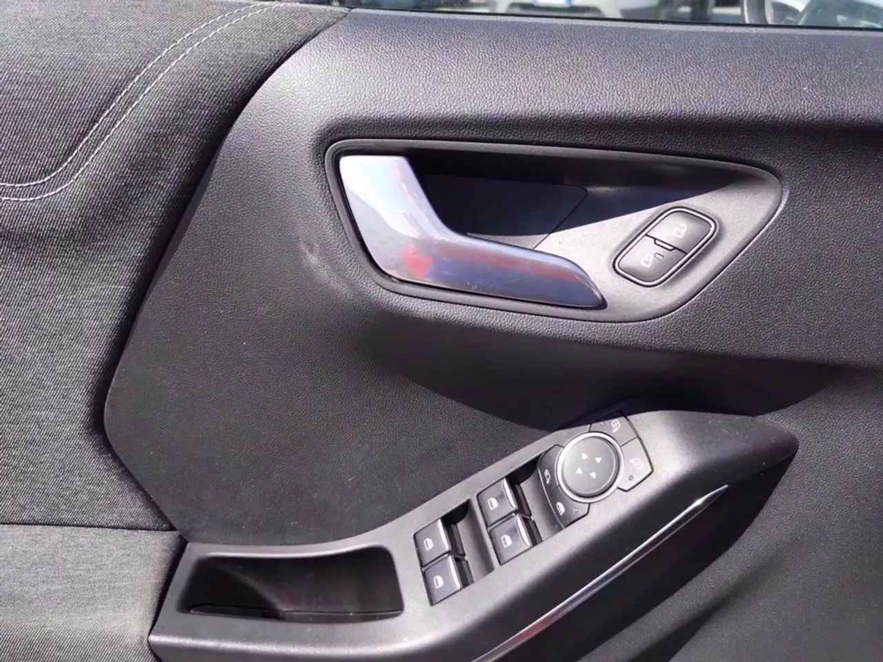 Ford Puma 1.0 EcoBoost Hybrid 125 CV S&S Titanium, миниатюра 15
