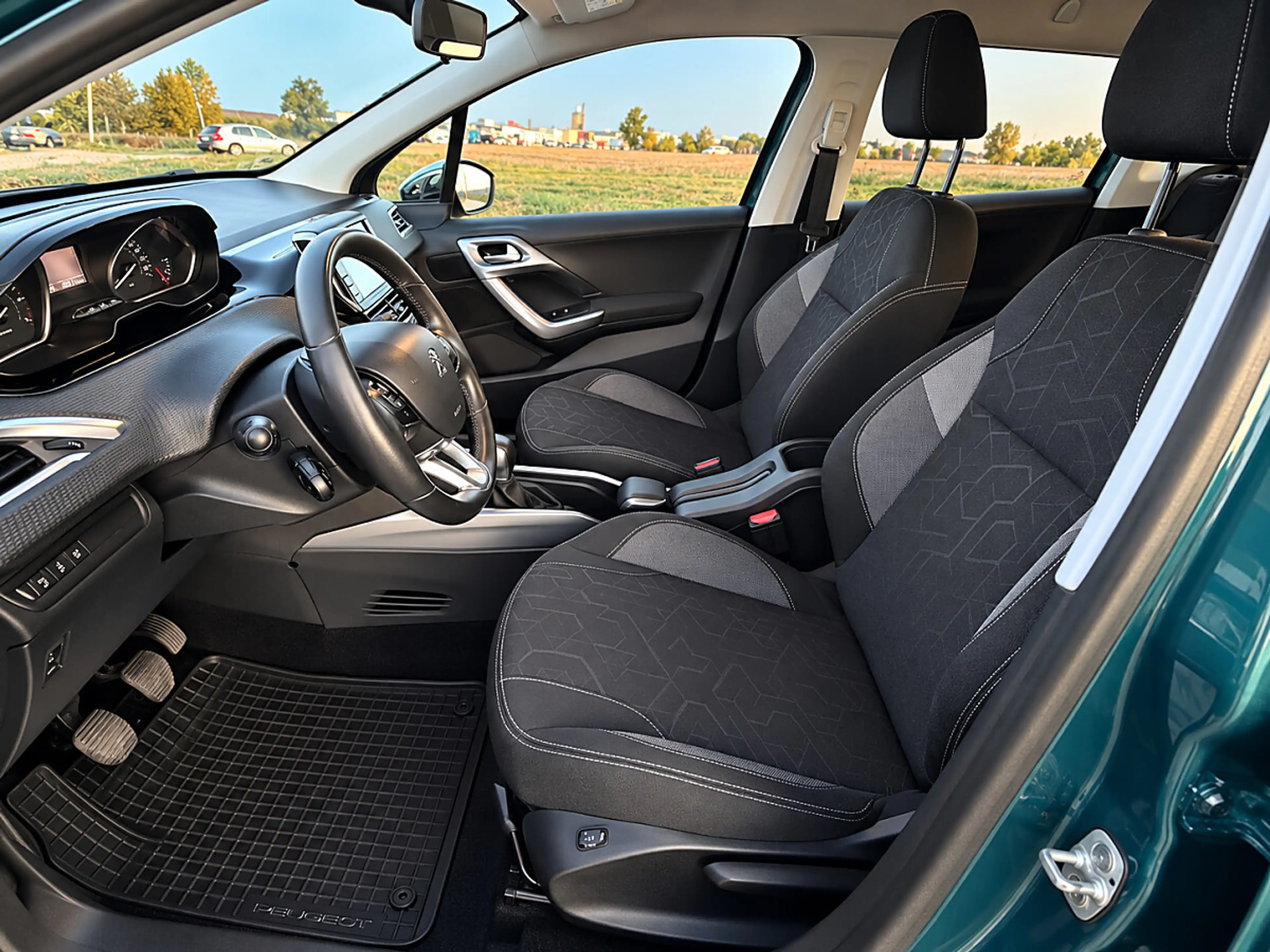 Peugeot 2008 1.2 PureTech 110 Style*GARANTIE 12 MONATE,ZAHNR... — photo 13