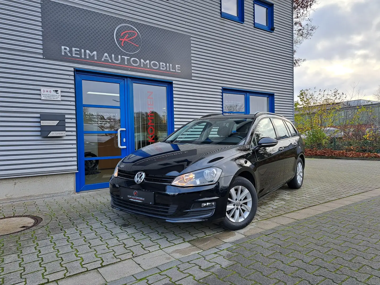 Volkswagen Golf Variant VII Variant 1,2 TSI *1 HAND*AHK*ALU*PDC* Schwarz - 1