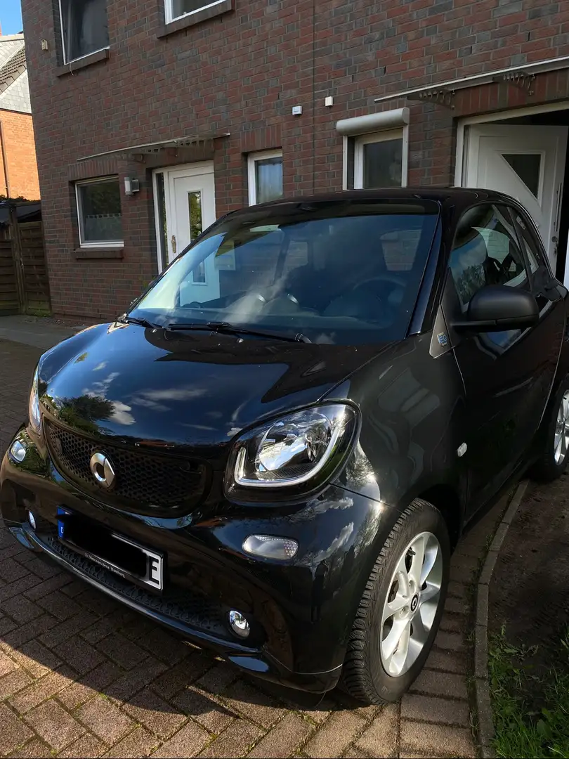 smart forTwo coupe EQ Schwarz - 1