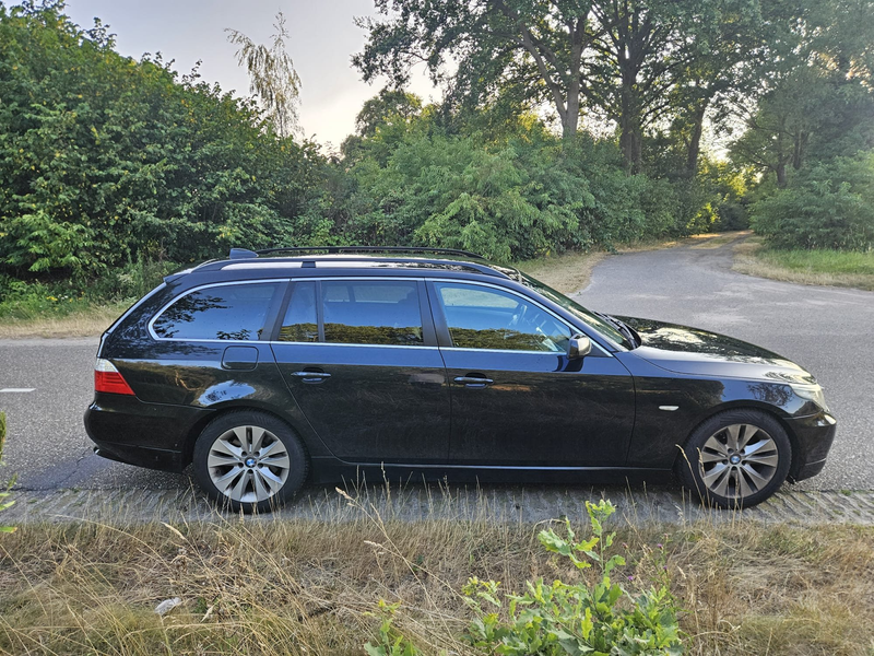 BMW 523 523i Executive — photo 2