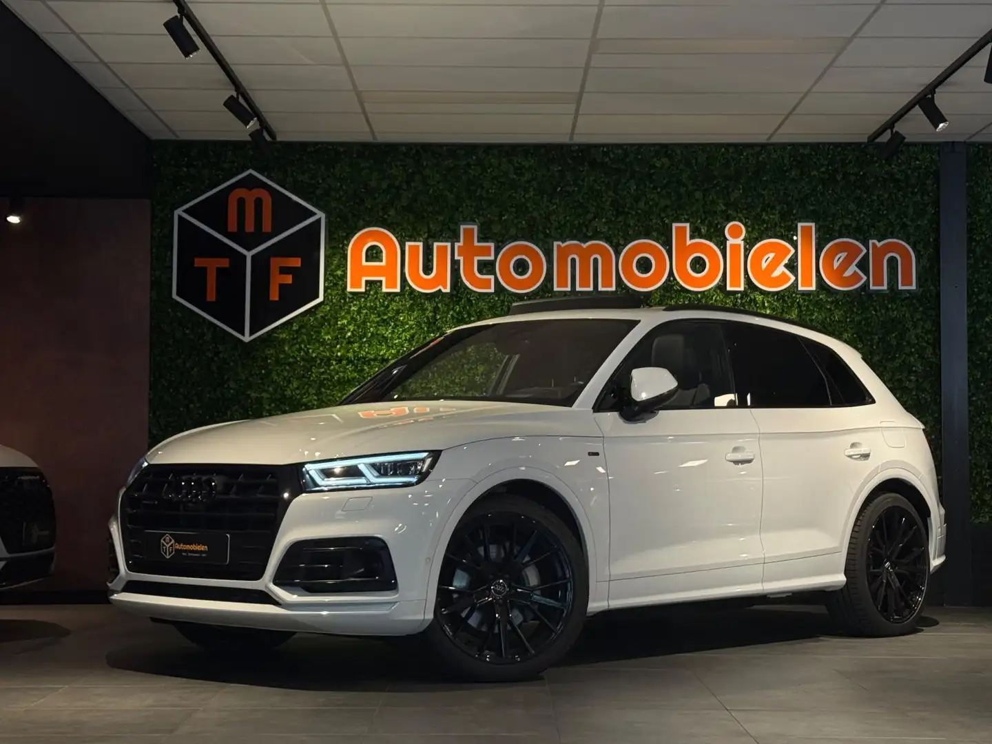 Audi Q5 55 TFSI e QUATTRO Competition 367 PK |PANO|MASSAGE Blanc - 1