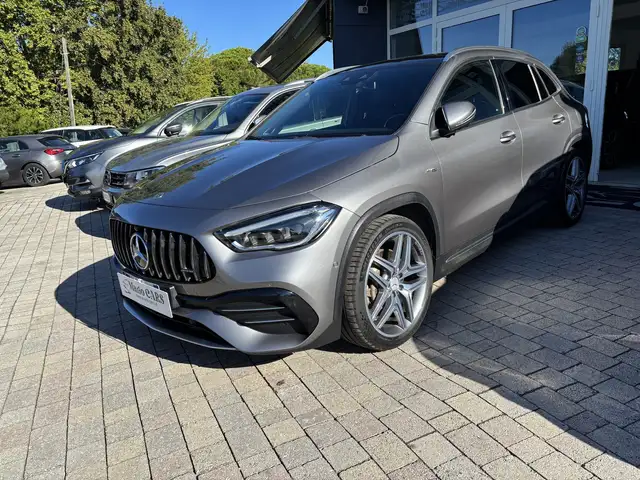 Mercedes-Benz GLA 35 AMG Mercedes-AMG GLA 35 4MATIC