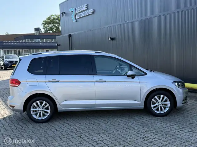 Volkswagen Touran view 9