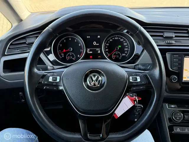 Volkswagen Touran view 12