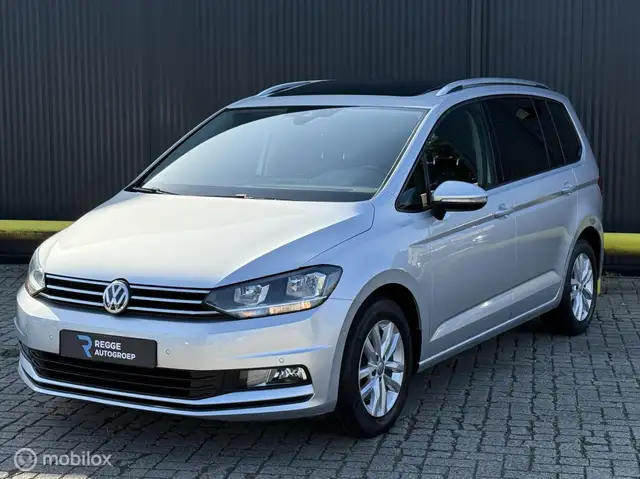 2016 Volkswagen Touran in Grey for sale