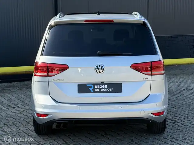 Volkswagen Touran view 8