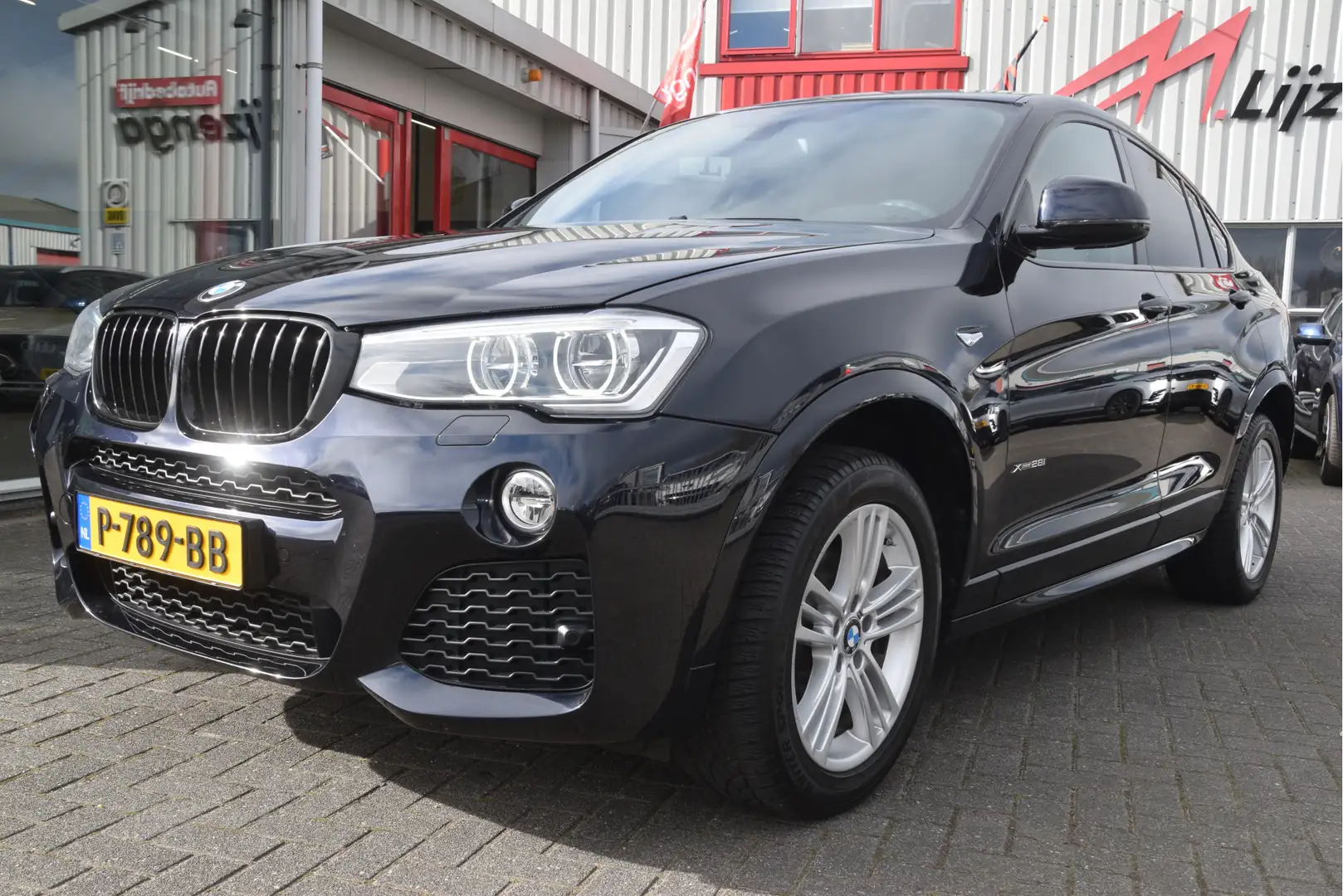 BMW X4 xDrive28i Centennial High Executive M-sport | Pano Černá - 2