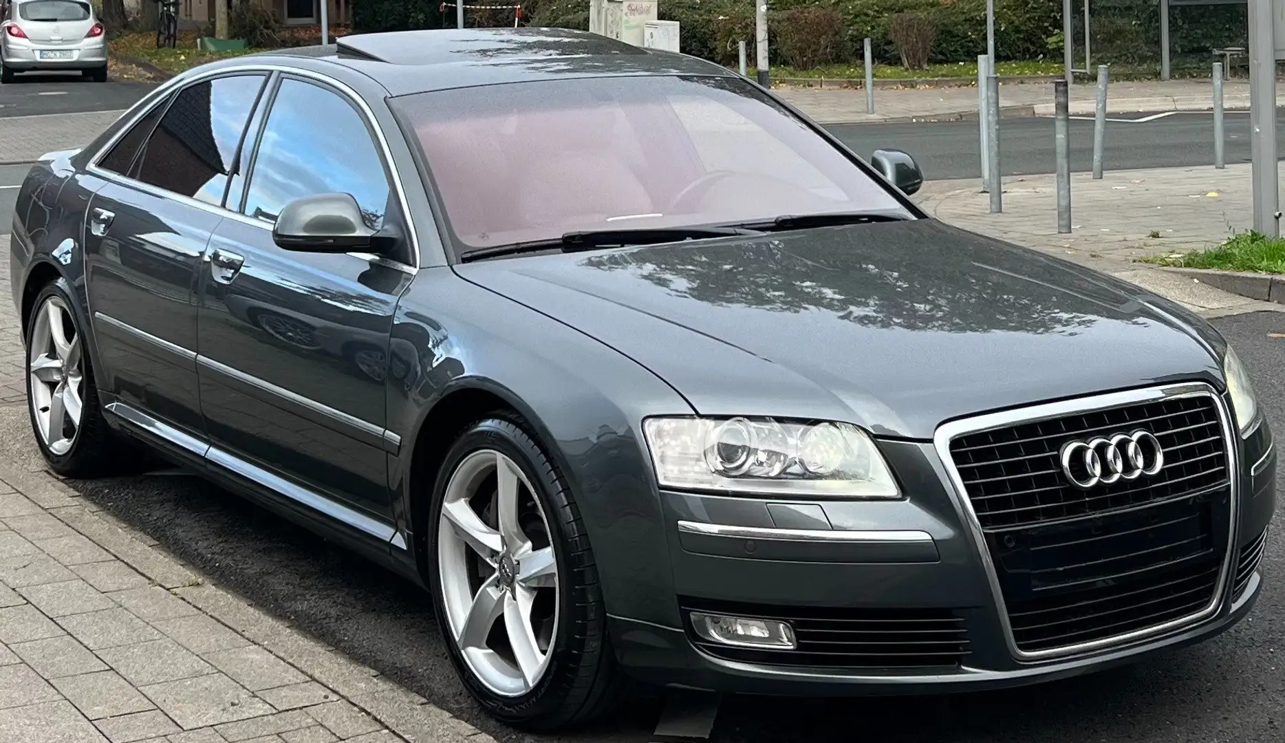 Audi A8 3.2 FSI QUATTRO*BOSE/SDACH* Grau - 2