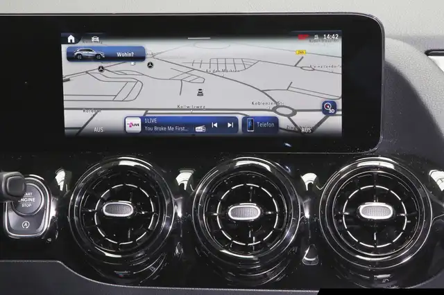 Mercedes-Benz Gla view 12