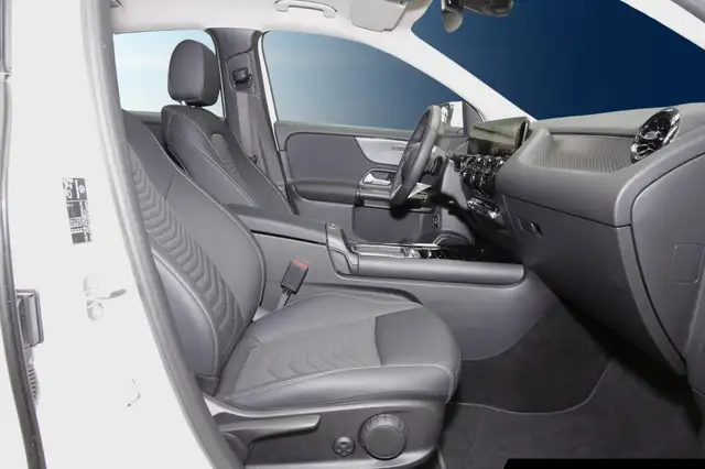 Mercedes-Benz Gla view 6