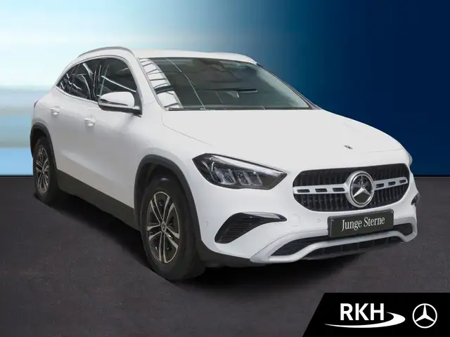 Mercedes-Benz Gla view 2