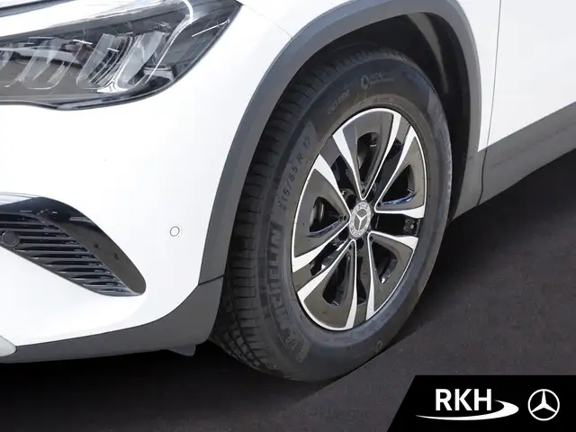 Mercedes-Benz Gla view 5